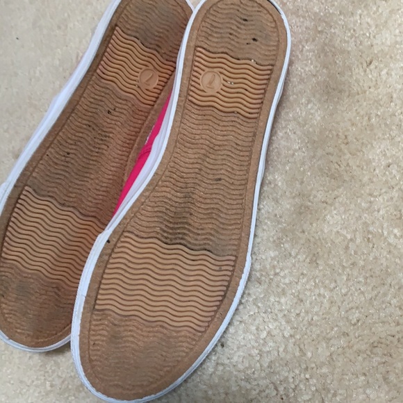 Like new pink sneakers - Picture 3 of 3